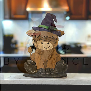 Take and Make - Highland Cow Shelf Sitter with 13 Interchangeable Hats